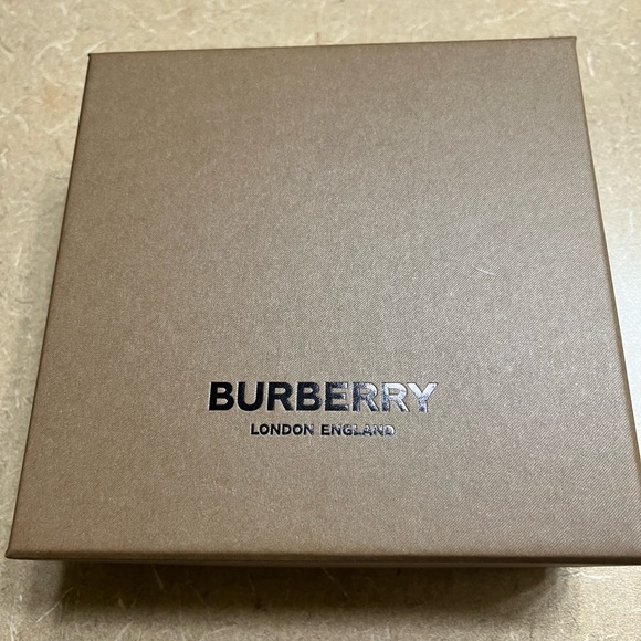Burberry womens small belt